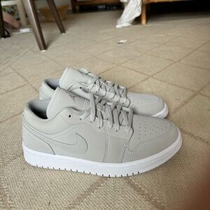 Brand new never worn jordans